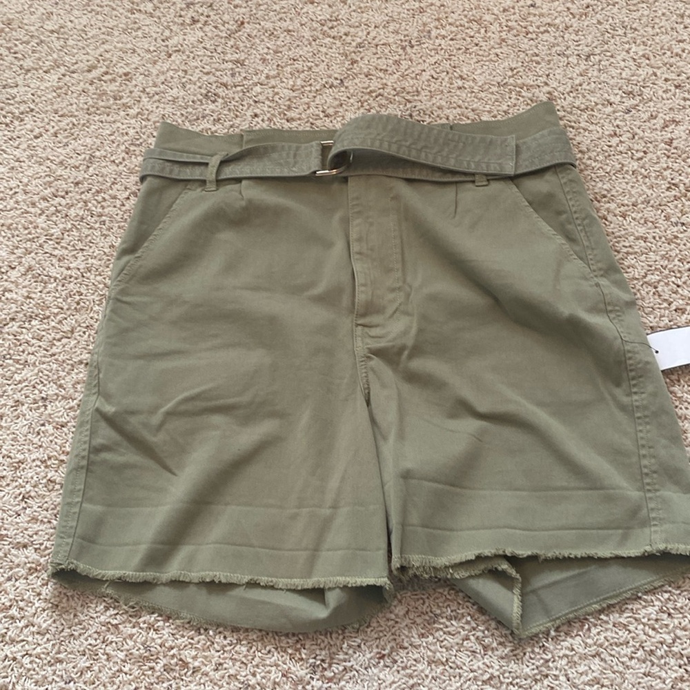 NWT FRAME green khaki cargo shorts high rise belted waist and pockets size 28